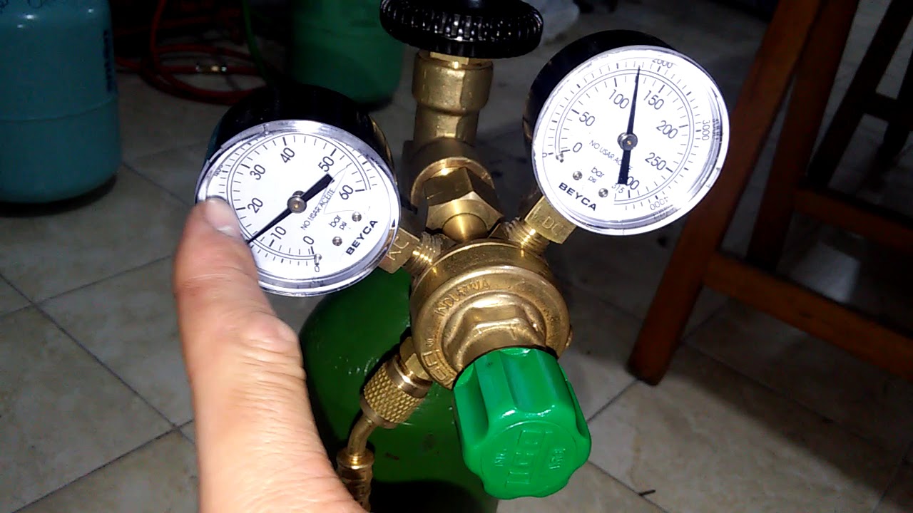 Como usar un tubo de nitrógeno para buscar fugas