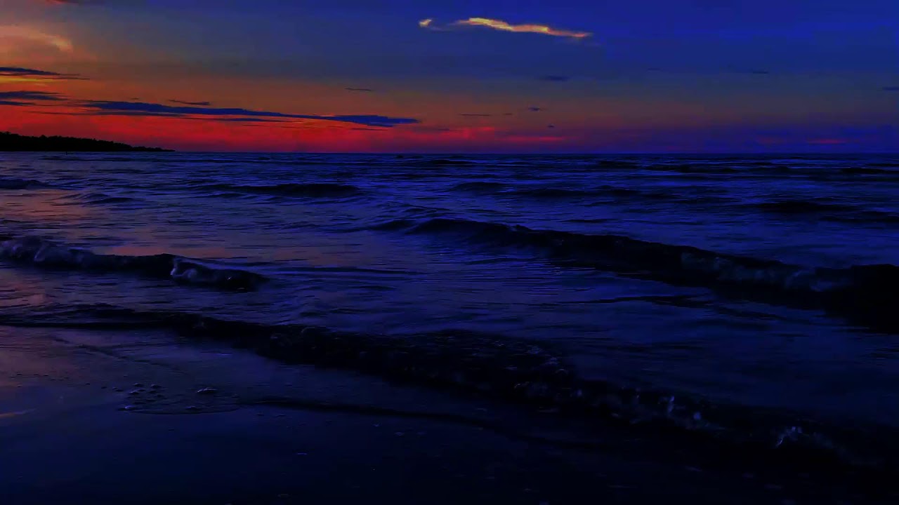 Night Beach Ambience 🌙 | Gentle Ocean Waves for Restful Sleep