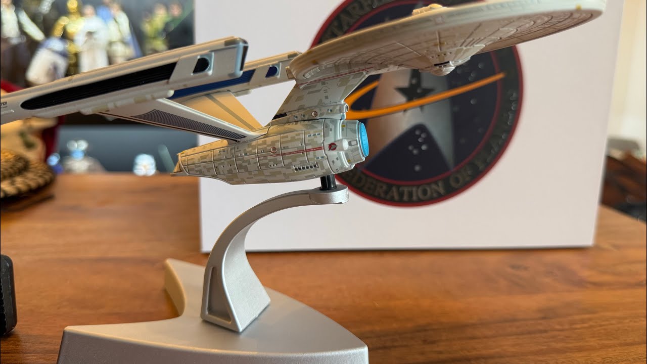 Unboxing of The CORGI U.S.S Enterprise NCC-1701 (Refit)