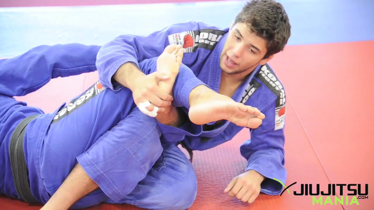 Jiu Jitsu / BJJ Technique: Top Half Guard: Leg Attacks