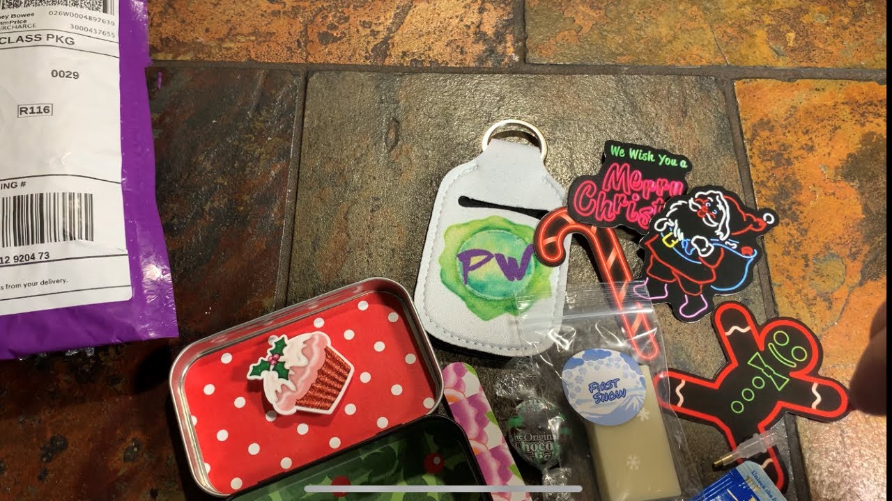 Unboxing- Pretty Placers 🖍 & Paddywaxx 🎄