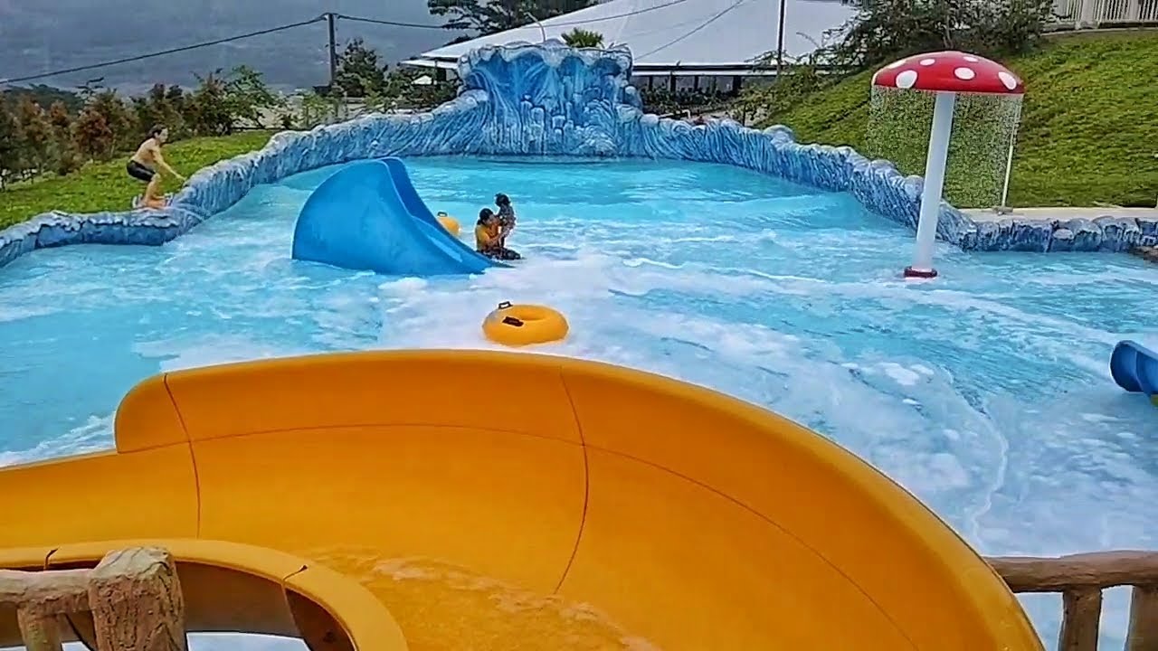 Bermain Perosotan Air Di OMAHE OPA WATER PARK Play All The Water Slides In Swimming Pool