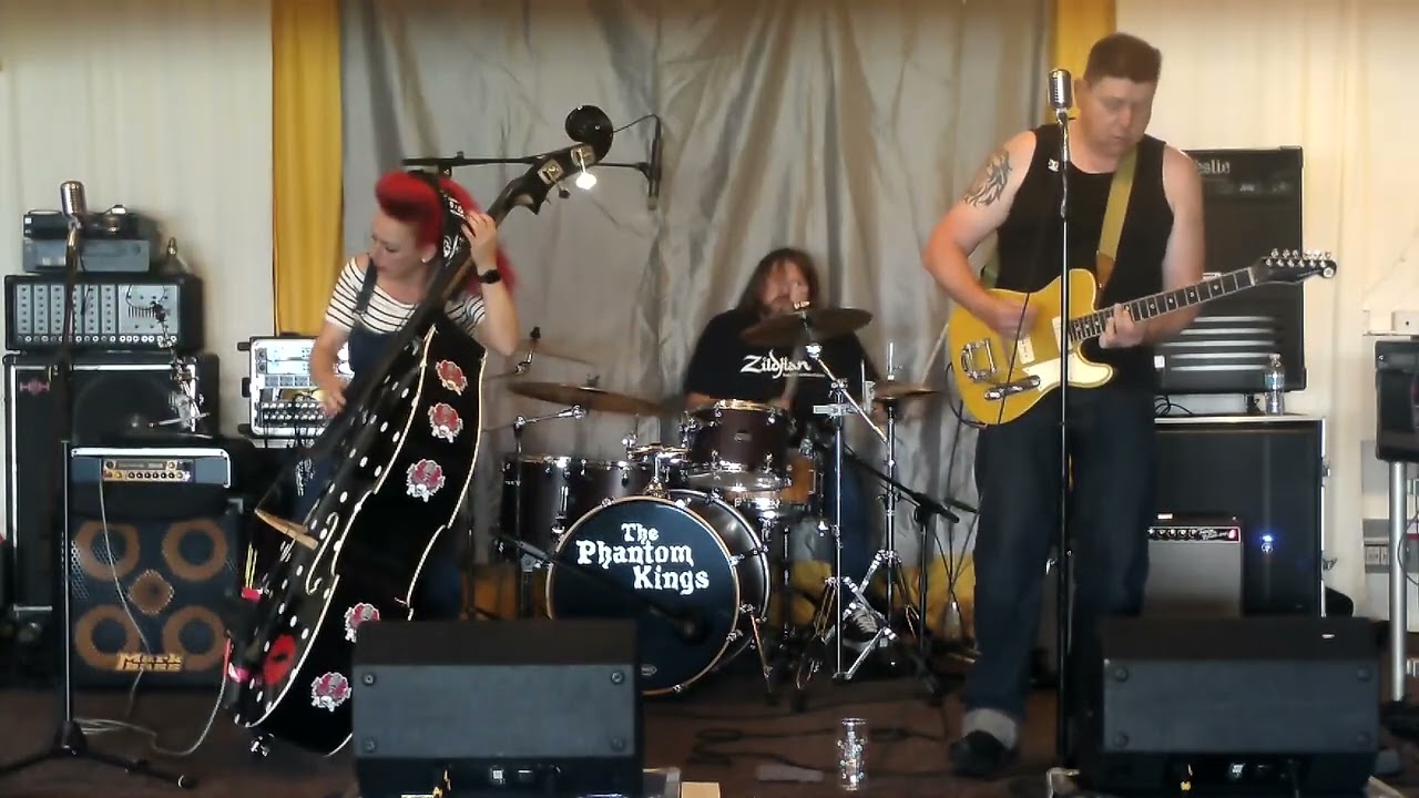 17  THE  MUSTANGZ TRIO  / KING  OF  THE  SWINGERS  /  LOUIS  PRIM  COVER