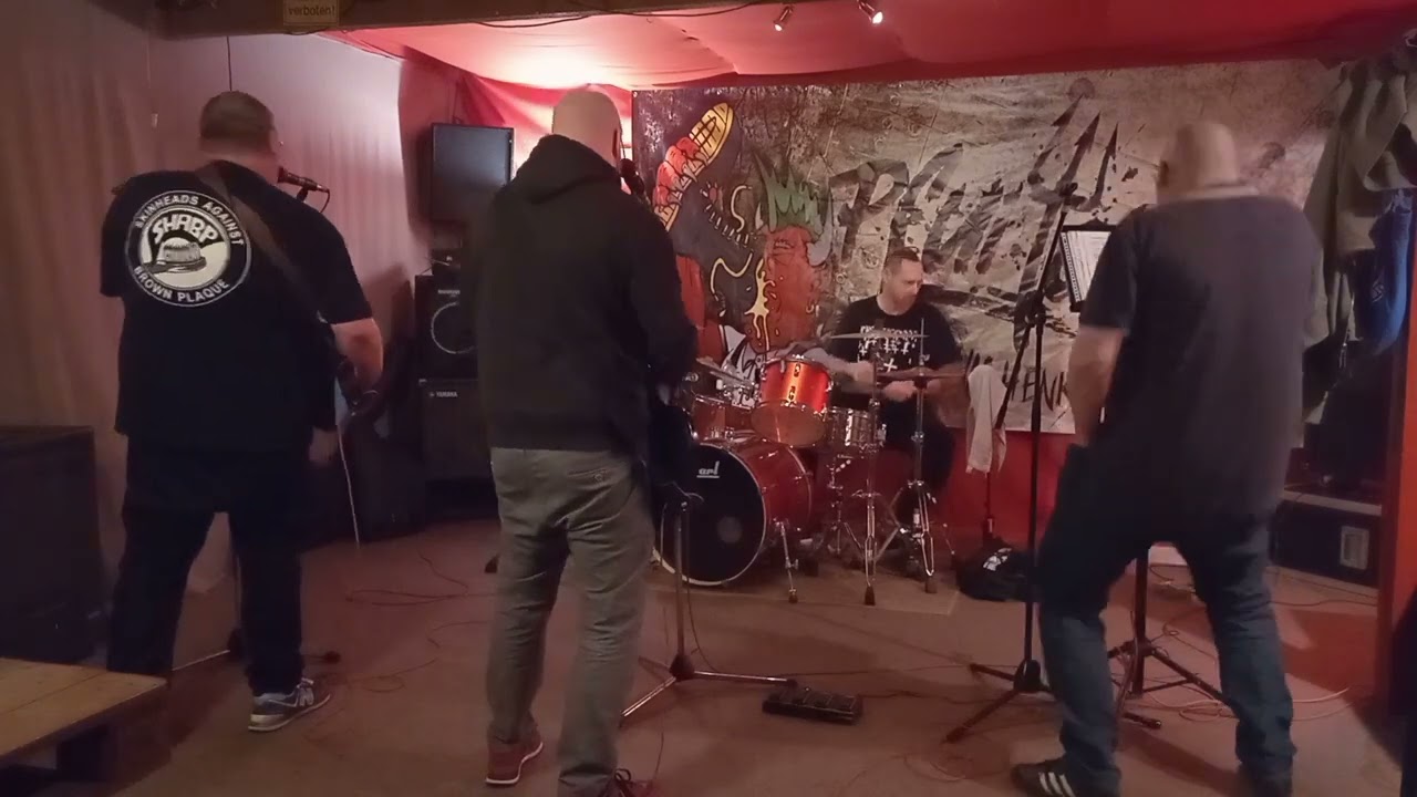 Pfui TOI!fel - A40