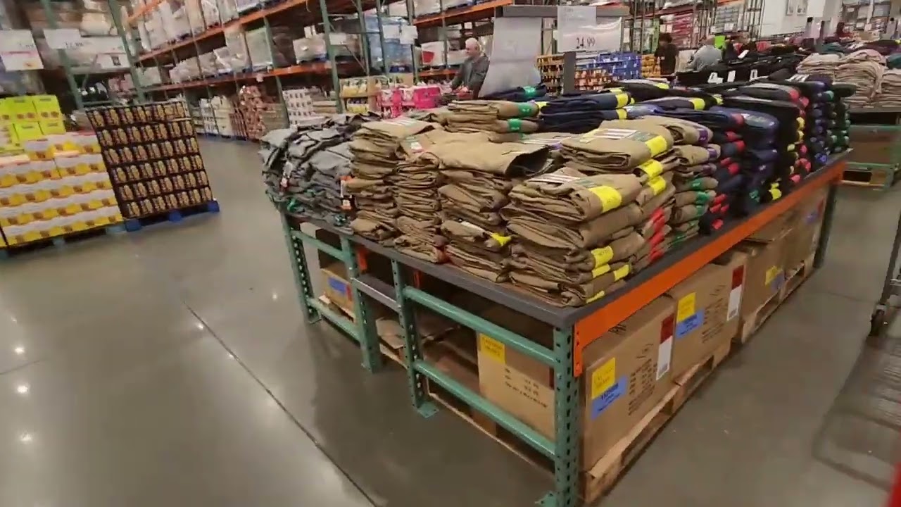 ASMR | Costco Walk-Through Before Christmas (Whispered Voiceover)