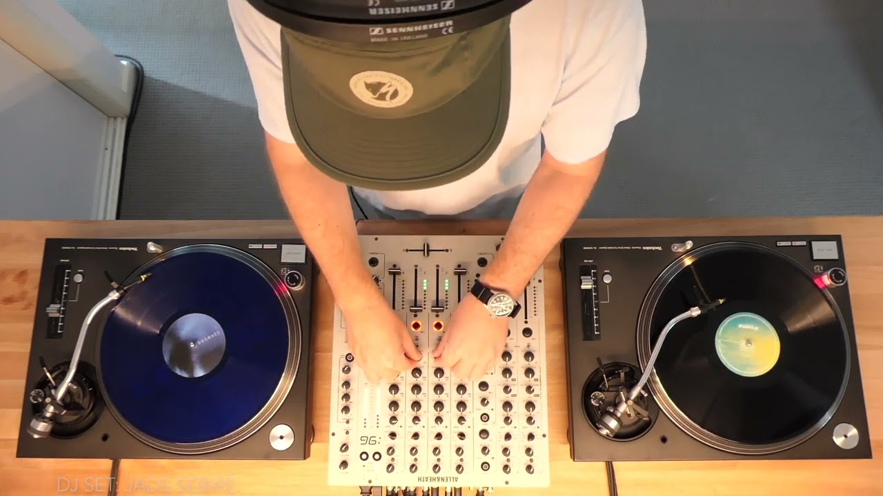 Jade Sebire - Dub Techno / Deep Techno vinyl dj set.
