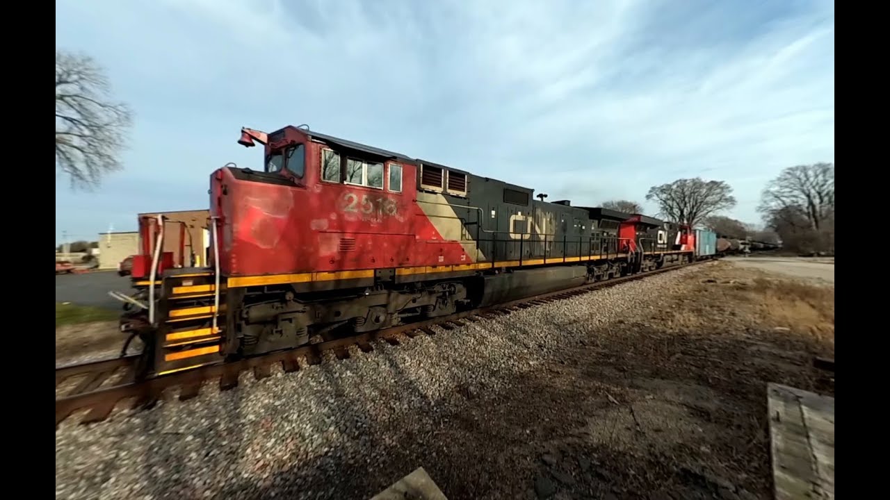 CN 2516 - a C44-9WL in 360 - on 12-2-2017