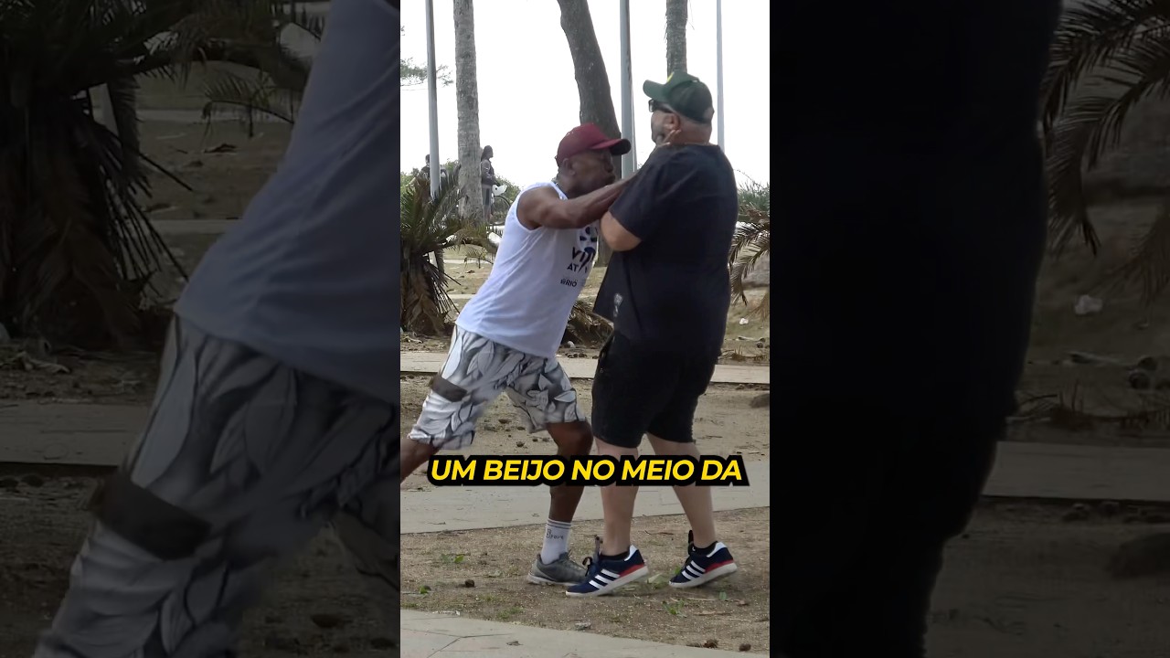 A sua sorte que voc&ecirc; n&atilde;o est&aacute; no carnaval da Bahia. Se n&atilde;o ia meter um beij&atilde;o na sua boca 😂