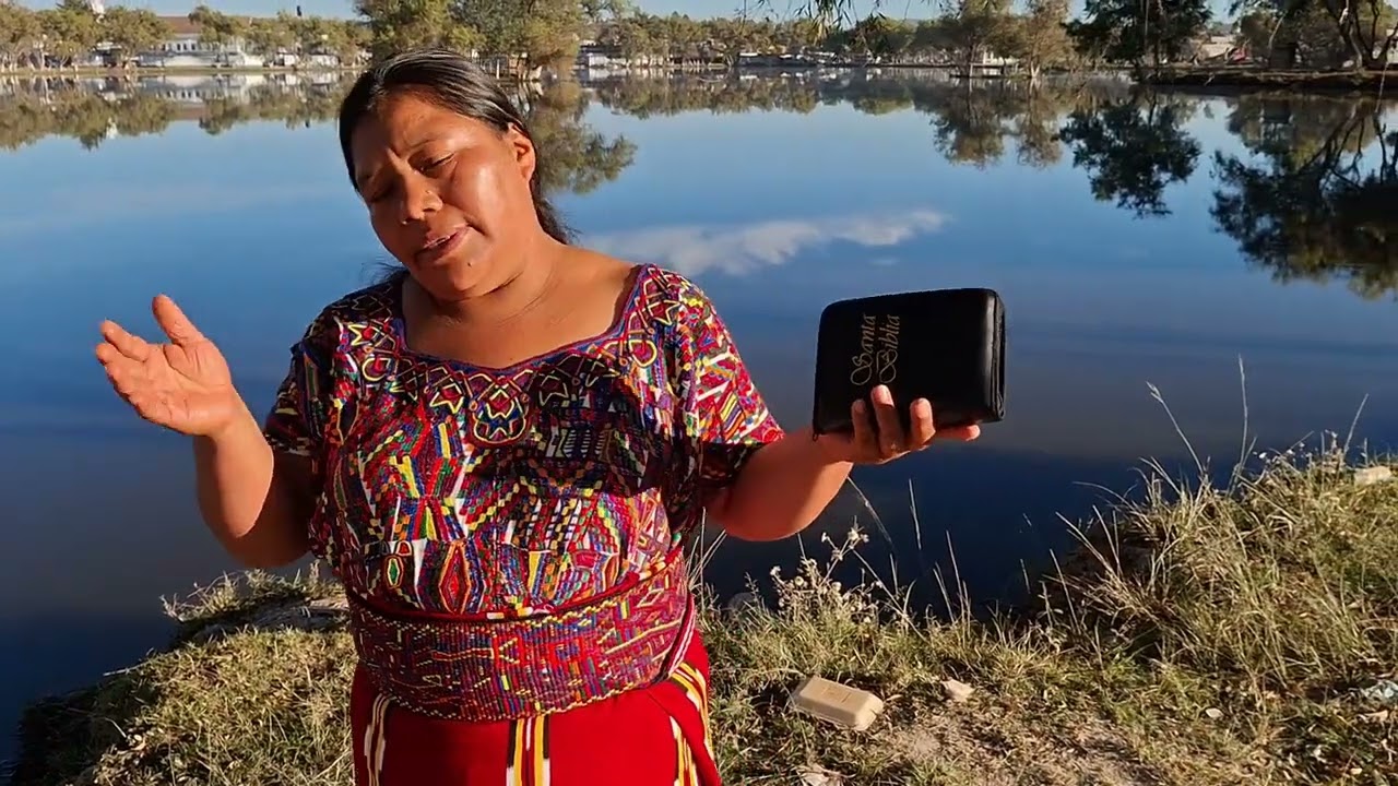 05 Un dia jesus yego a mi ser video oficial Solista Petrona de Paz Marcos vol 1