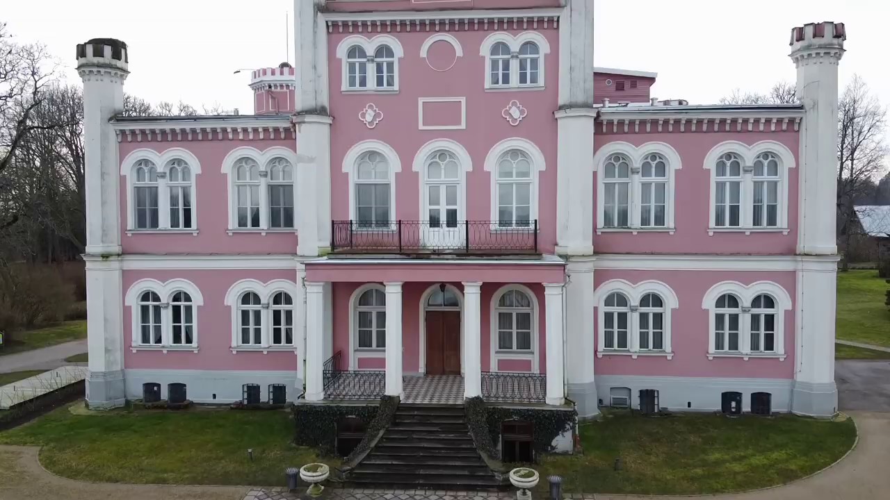 Замок Bīriņu/ Bīriņu pils. Съемка с квадрокоптера DJI MAVIC MINI.