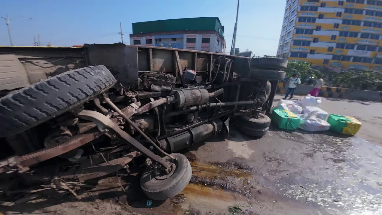 ঢাকা নারায়ণগঞ্জ লিংক রোডে ট্রাক এ-ক্সি-ডে-ন্ট!!  @movway1