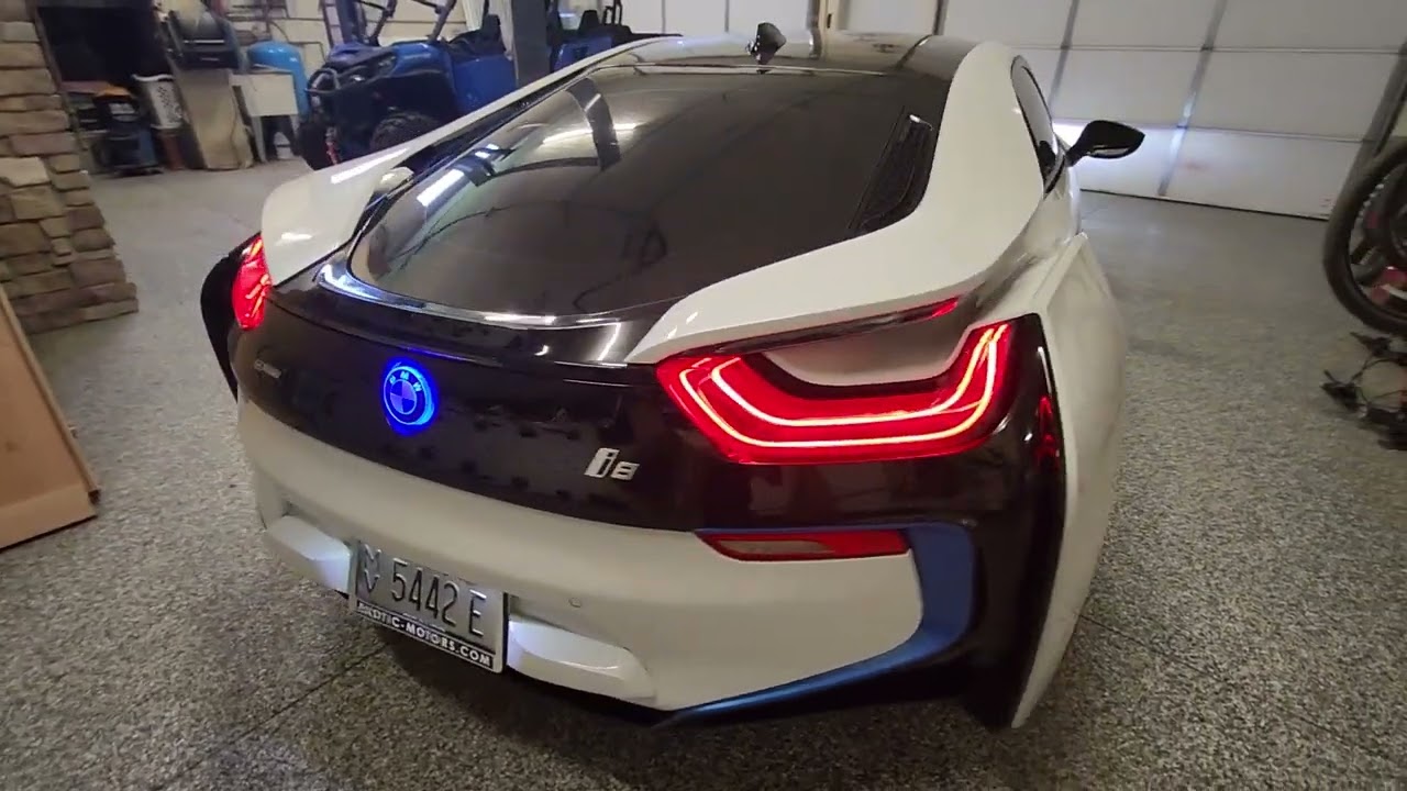 2015 I8