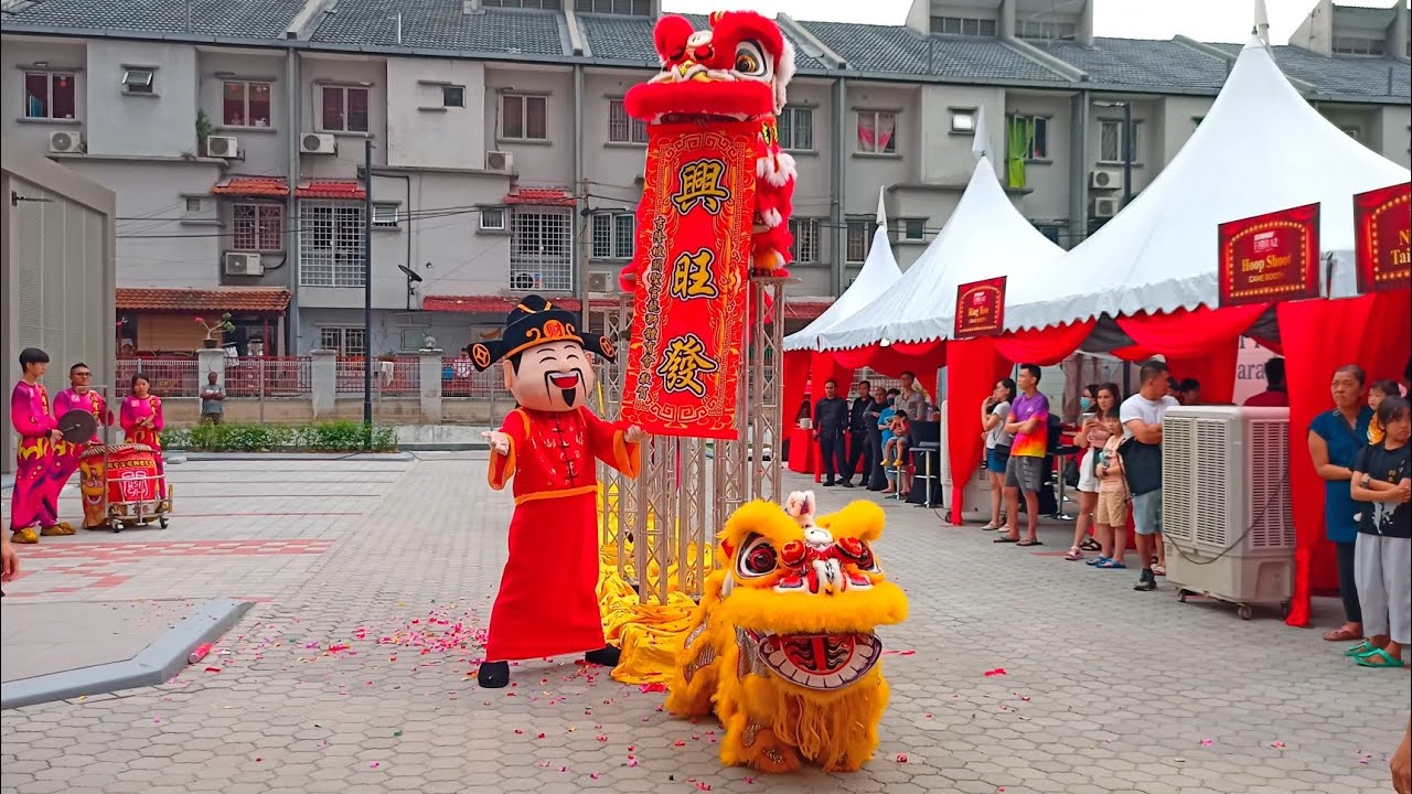 🦁 Barongsai Akrobatik yang Mengagumkan | Pertunjukan Tradisional Bersama Dewa Rezeki