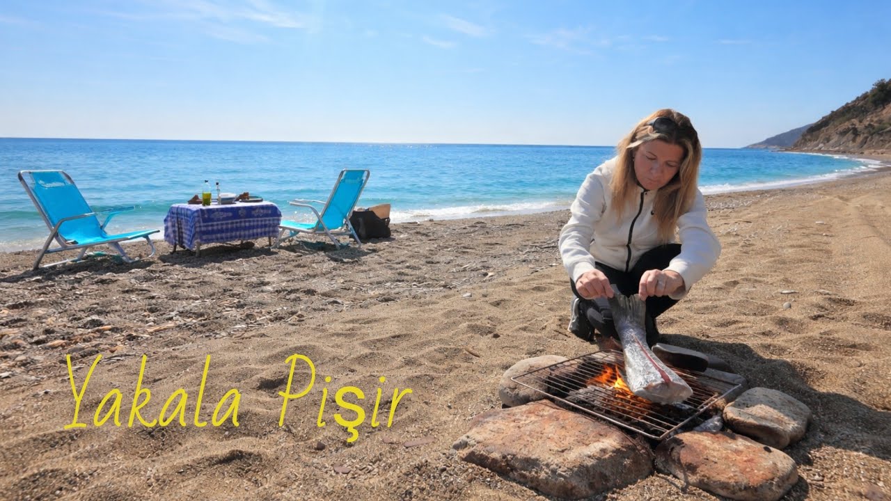 Levrek avı 🐟 Denizin dibinden sofraya Sahilde Balık Mangalı🔥 Yakala pişir