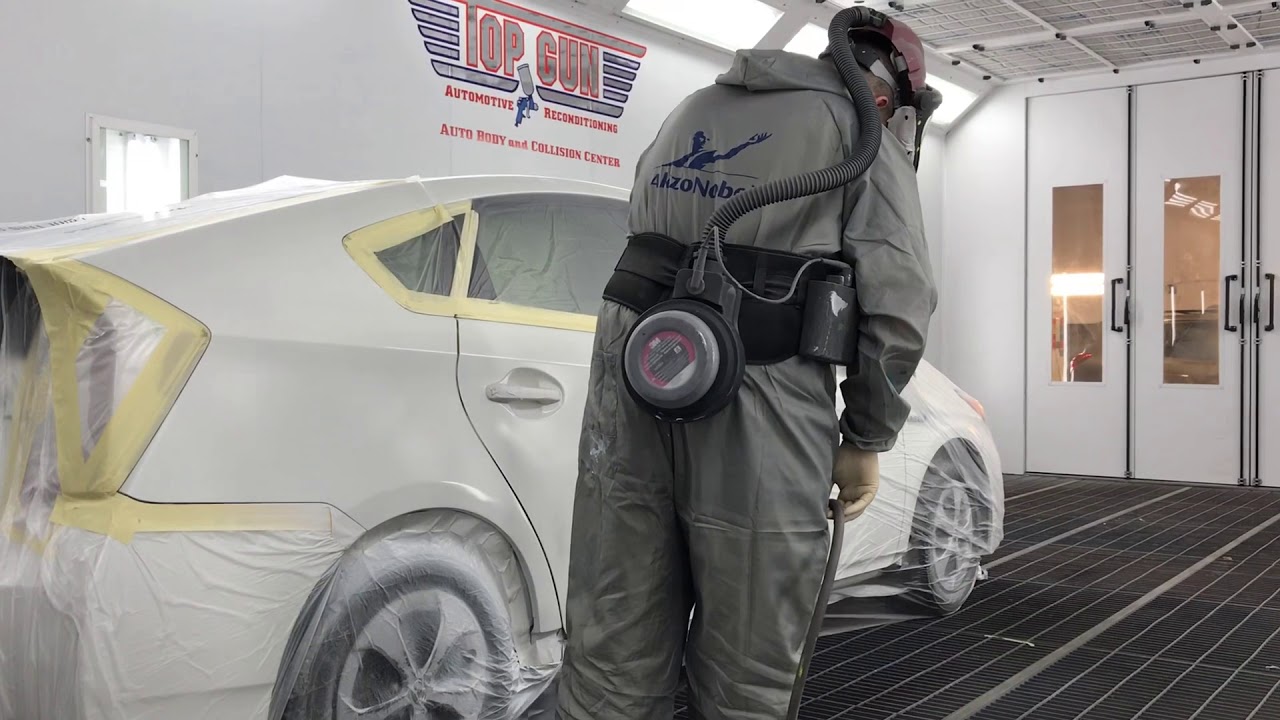 Painting 3 stage pearl white Prius. With Lesonal Waterborne.