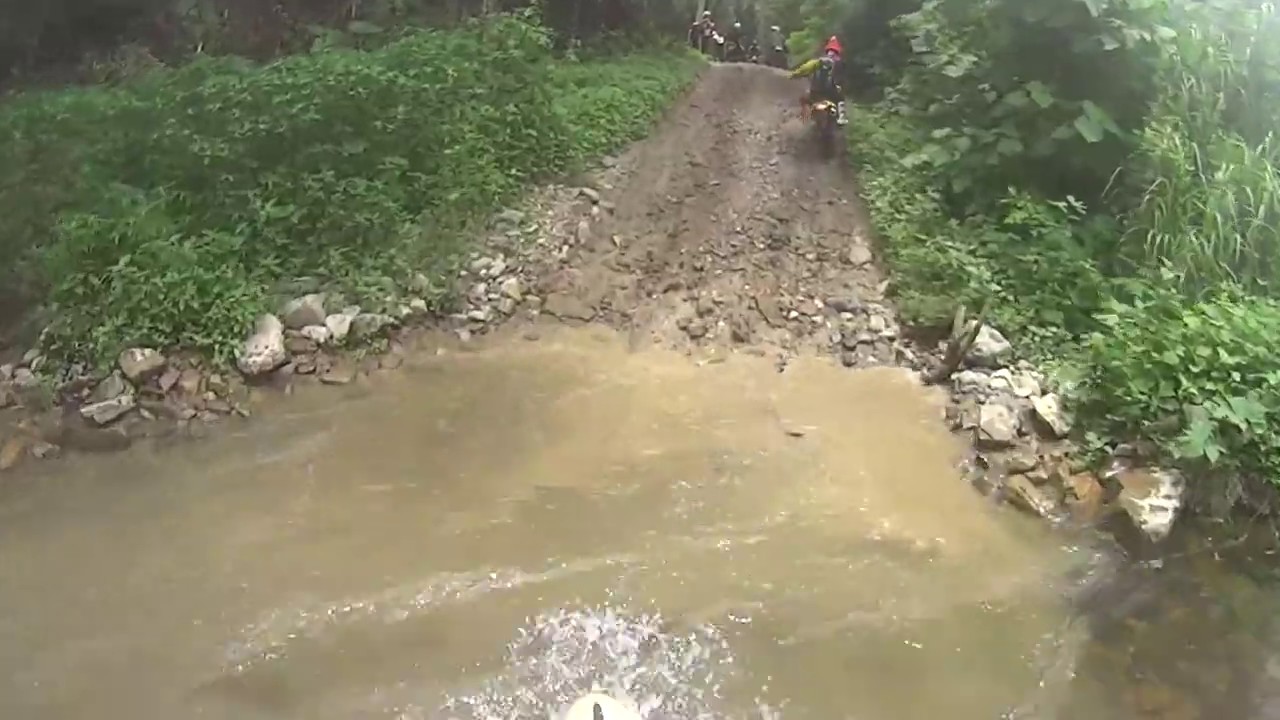 crossing rivers Yamaha Serow 250, serow 225, XTZ 125, Honda XR 150, XR 200, Suzuki DRZ 400