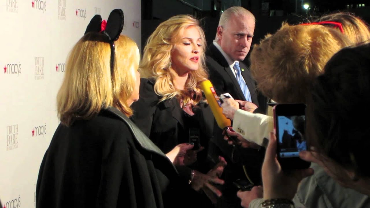 Fans & Super Closeup MADONNA Footage from Truth or Dare Press Line @ Macy's 4.12.12
