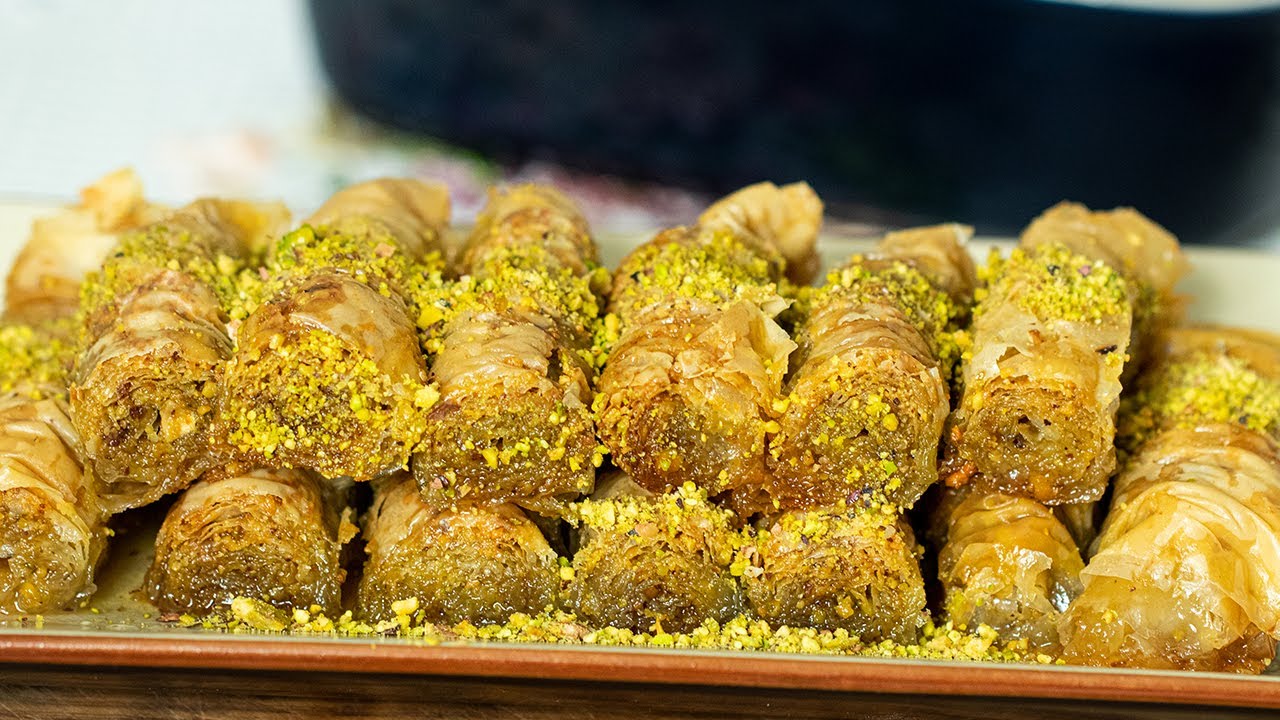 Pistachio Baklava Rolls: Greek Saragli