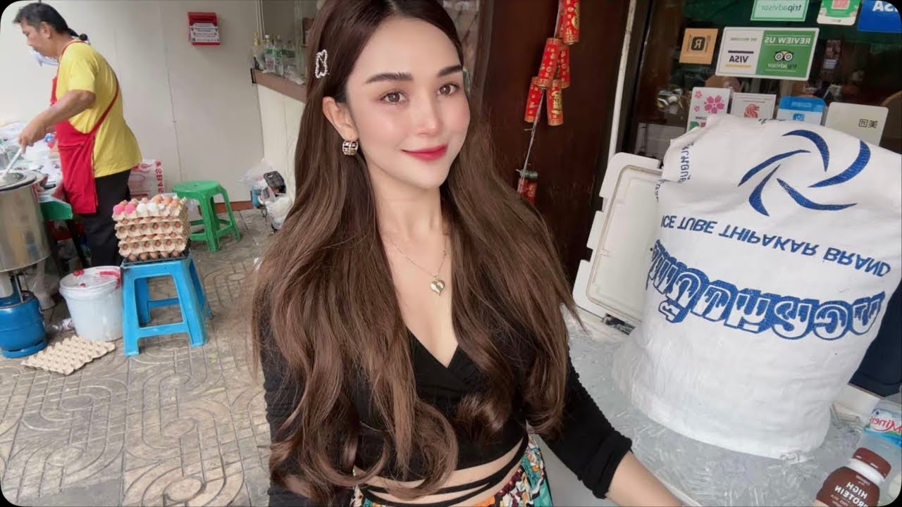 LIVE Street Café - Welcome Family 🤗 Ploysai Coffee Lady in Bangkok Thailand - Thai Street Food