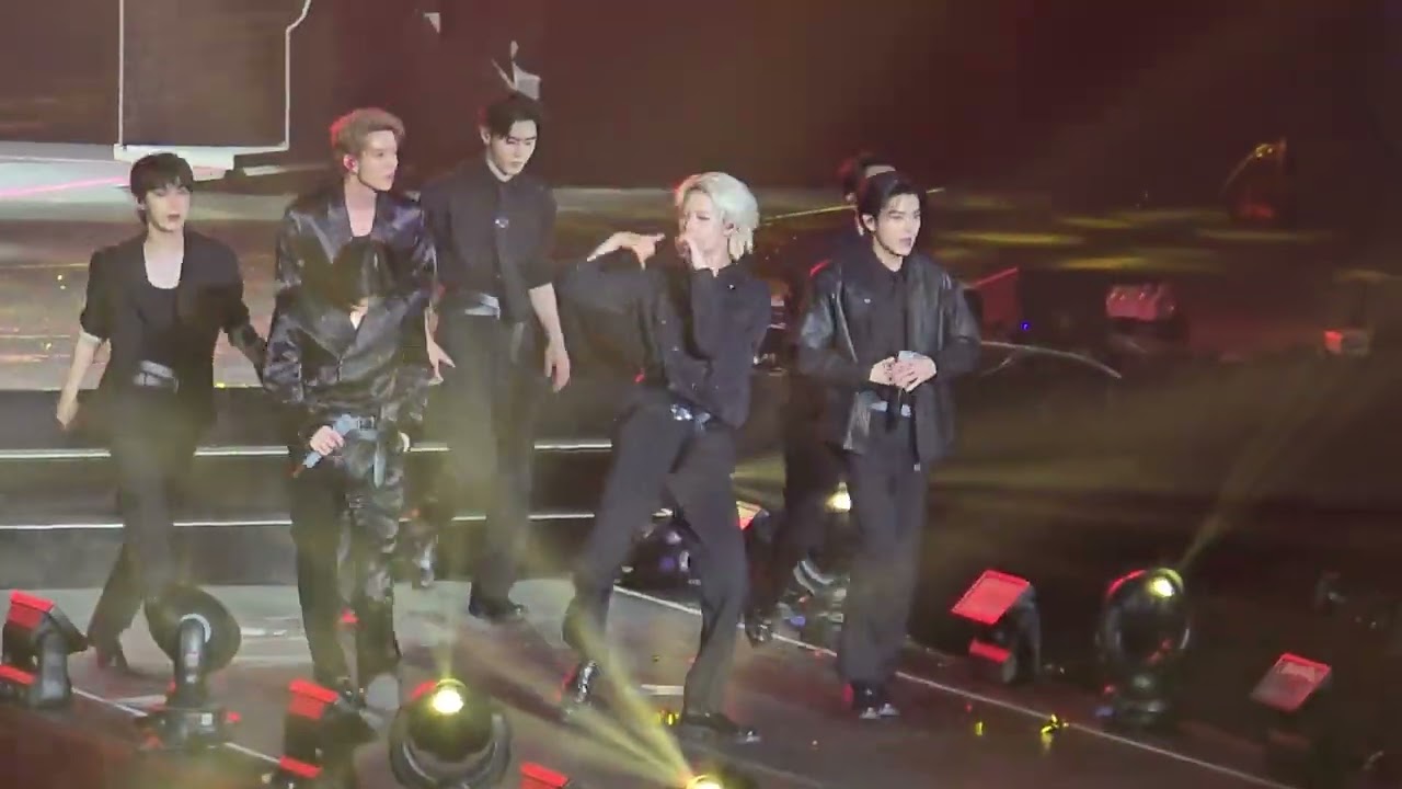ENHYPEN WTL SG 4 OCT 2025 - FUTURE PERFECT (PASS THE MIC)