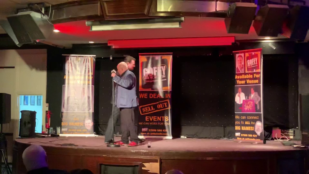 Tim Healy sings That’s Livin’ Alright Dormans Club Middlesbrough 12/4/19