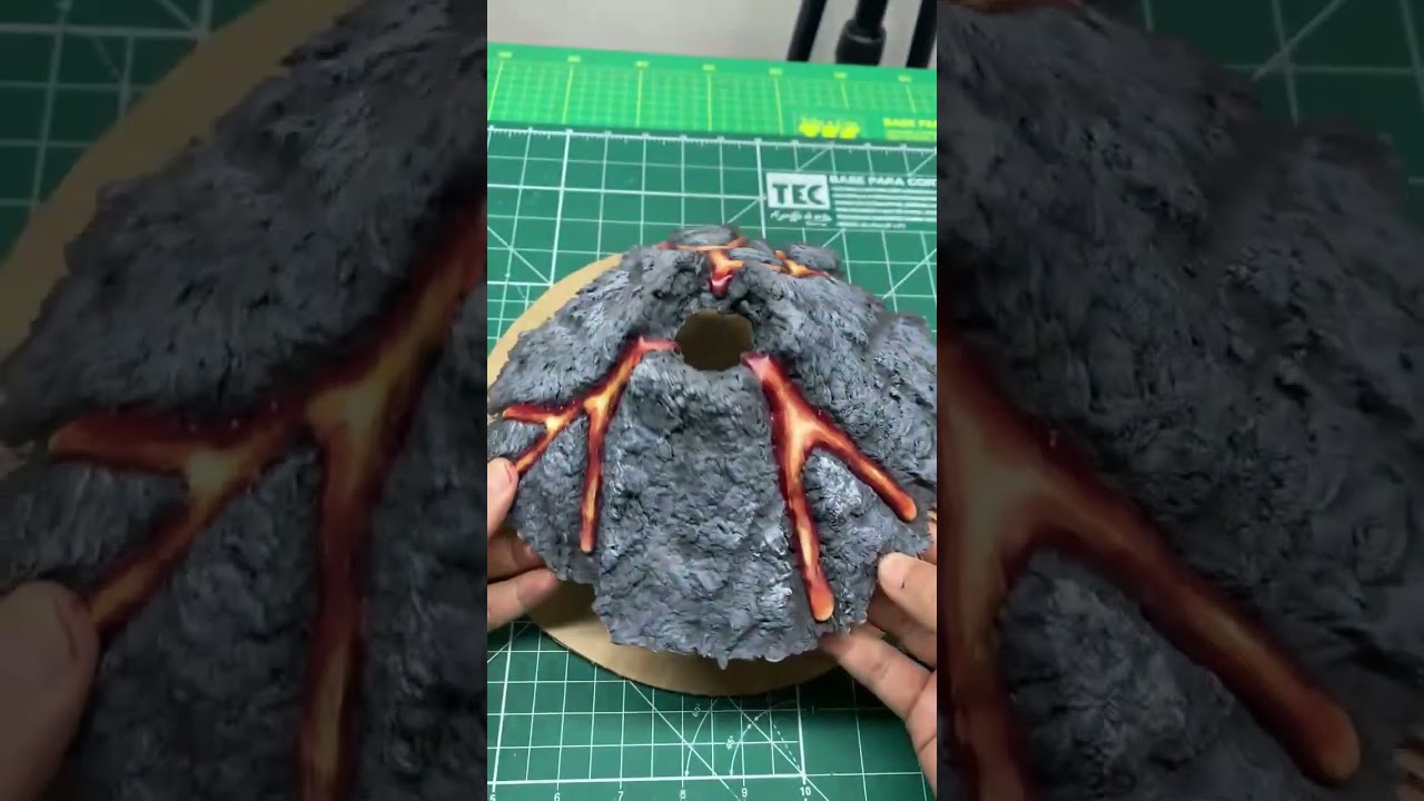 Lumin&aacute;ria Erup&ccedil;&atilde;o Vulcanica com materiais reciclados