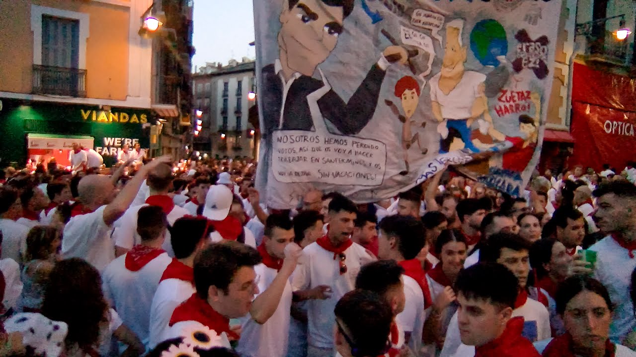 Las peñas de Pamplona de pasacalles | Iruñeko Peñak kalejiran  #sanfermin2023 #sanferminak2023