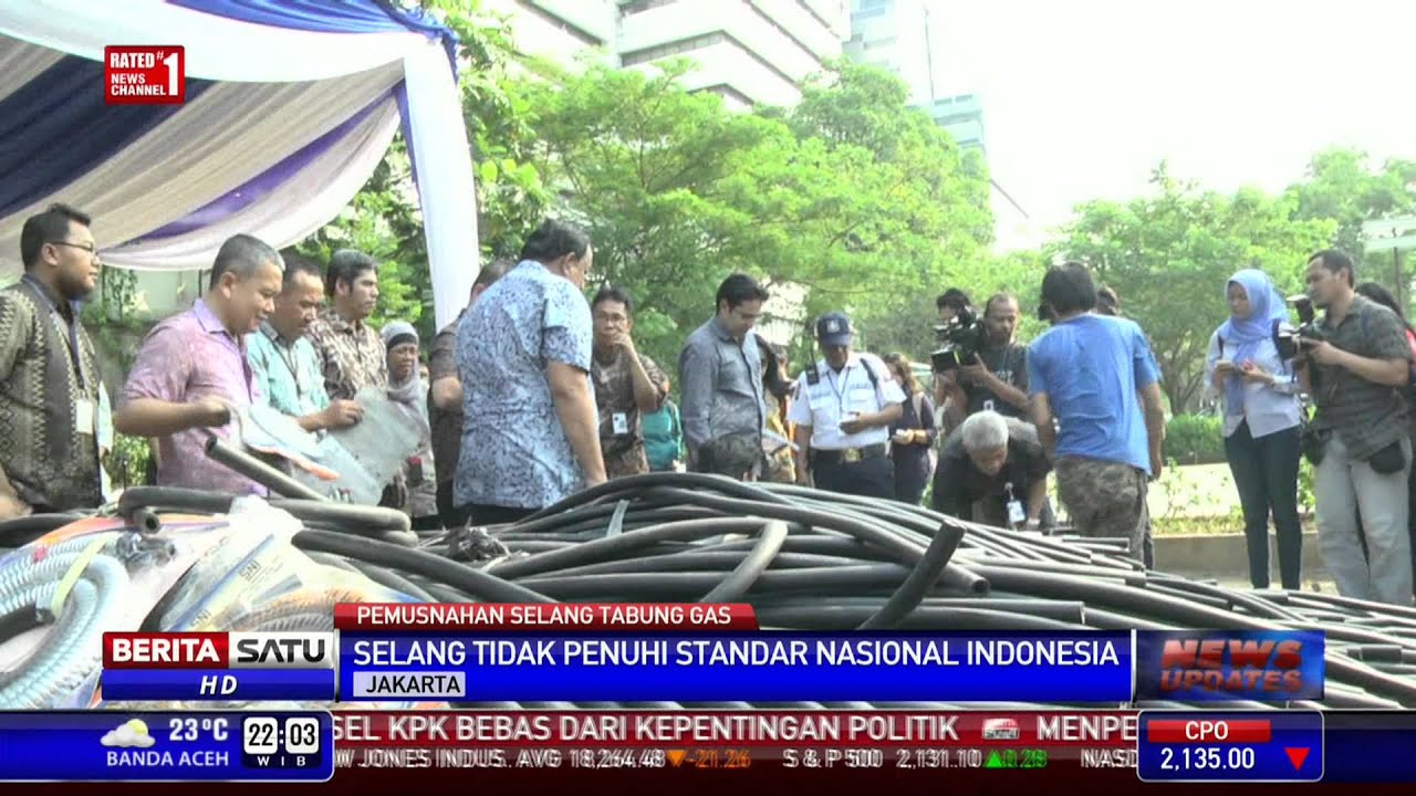 Ribuan Selang Karet Elpiji Merek Kita Dimusnahkan