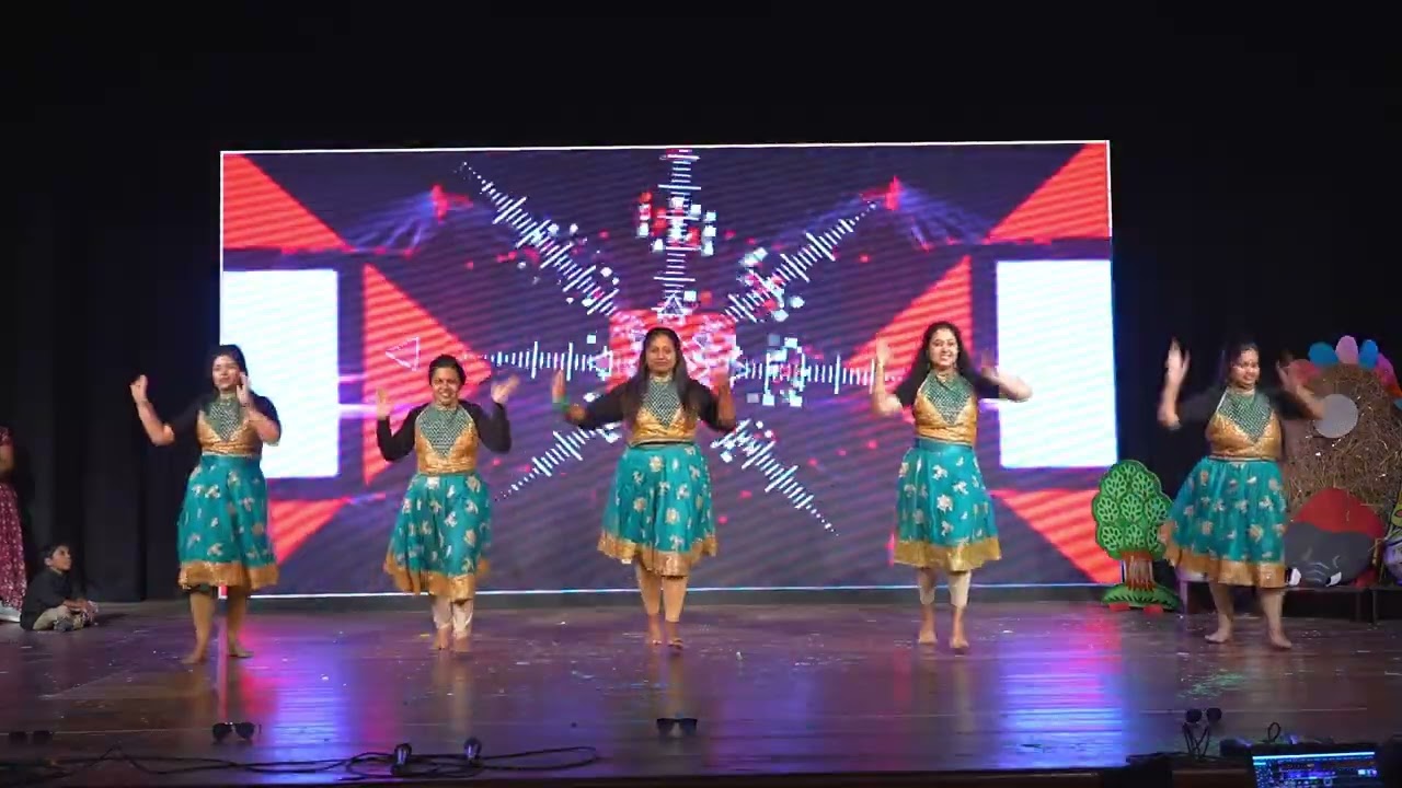 MOM AND CHILD DUET DANCE
