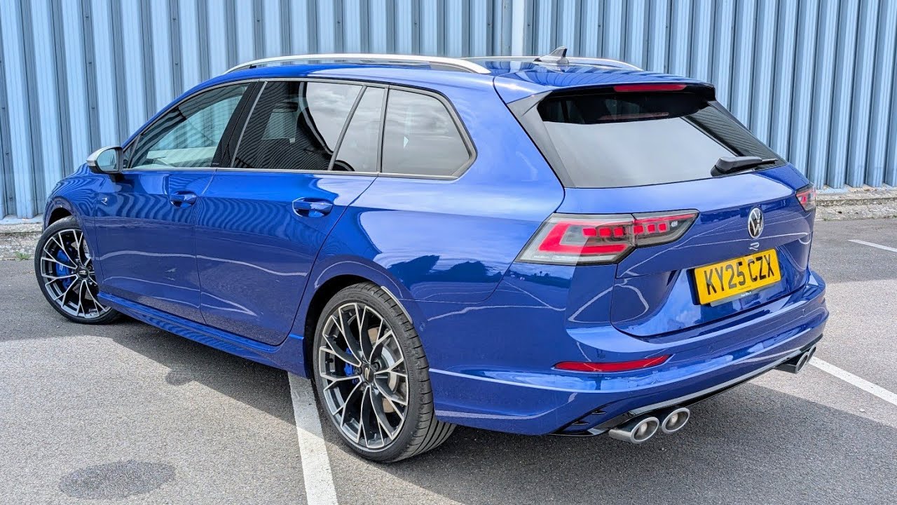 The Very Convincing 2025 VW Golf R Estate (Mk8.5) 4k