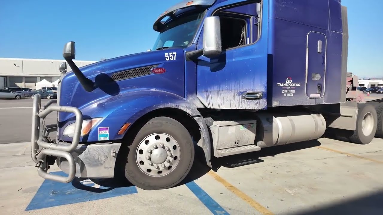 Winter trucking with RGN trailer. #oversizedload  #rgntrailer #usa.