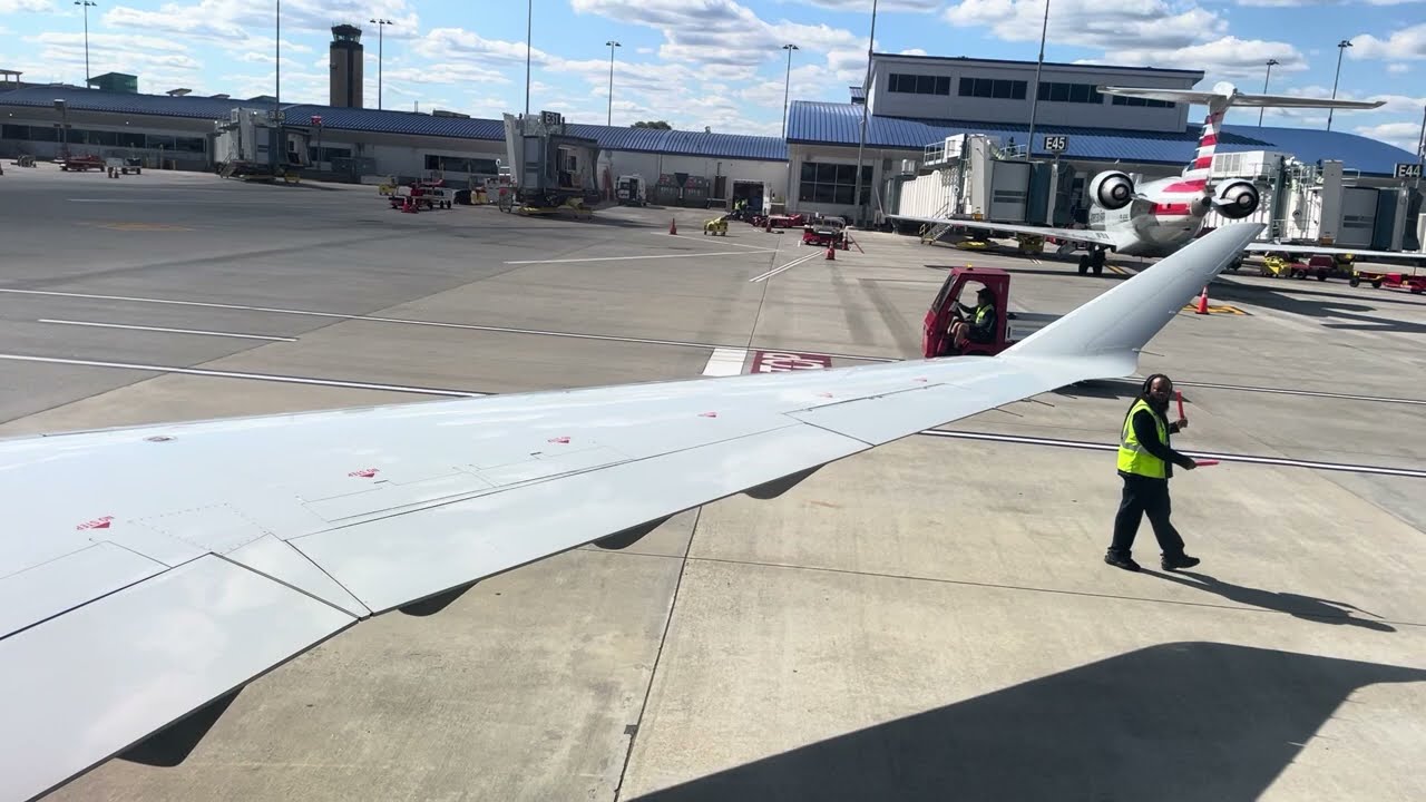 American Airlines (Operated by PSA Airlines) CRJ-900 Takeoff From Charlotte (CLT)