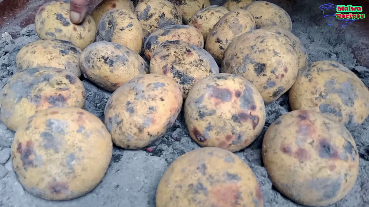 आप शहर में हो या गॉव में ऐसे बनाये कंडे वाली बाटी - Bati Recipe - Kande Wali Bati -village ki bati