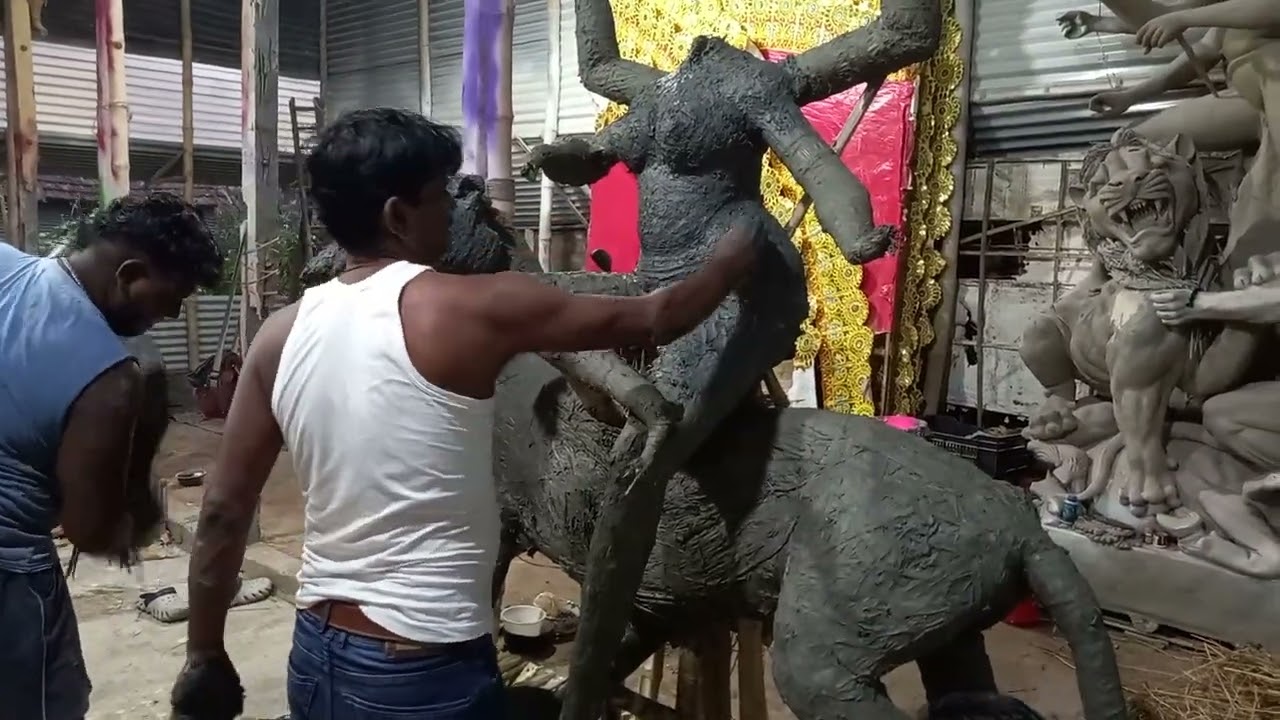 শ্রীশ্রী জগৎধাত্রী প্রতিমার মাটি দেওয়া দেখুন#fyp @A̹̔ #music #god #happy #jesus #zodiac #quote