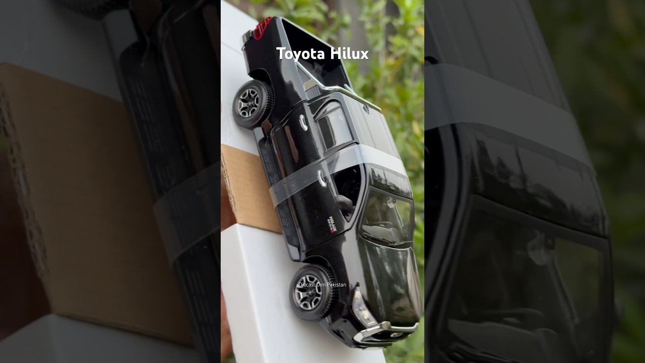 Toyota Hilux Revo Black Diecast Model #toyotahilux #diexcast #toyota