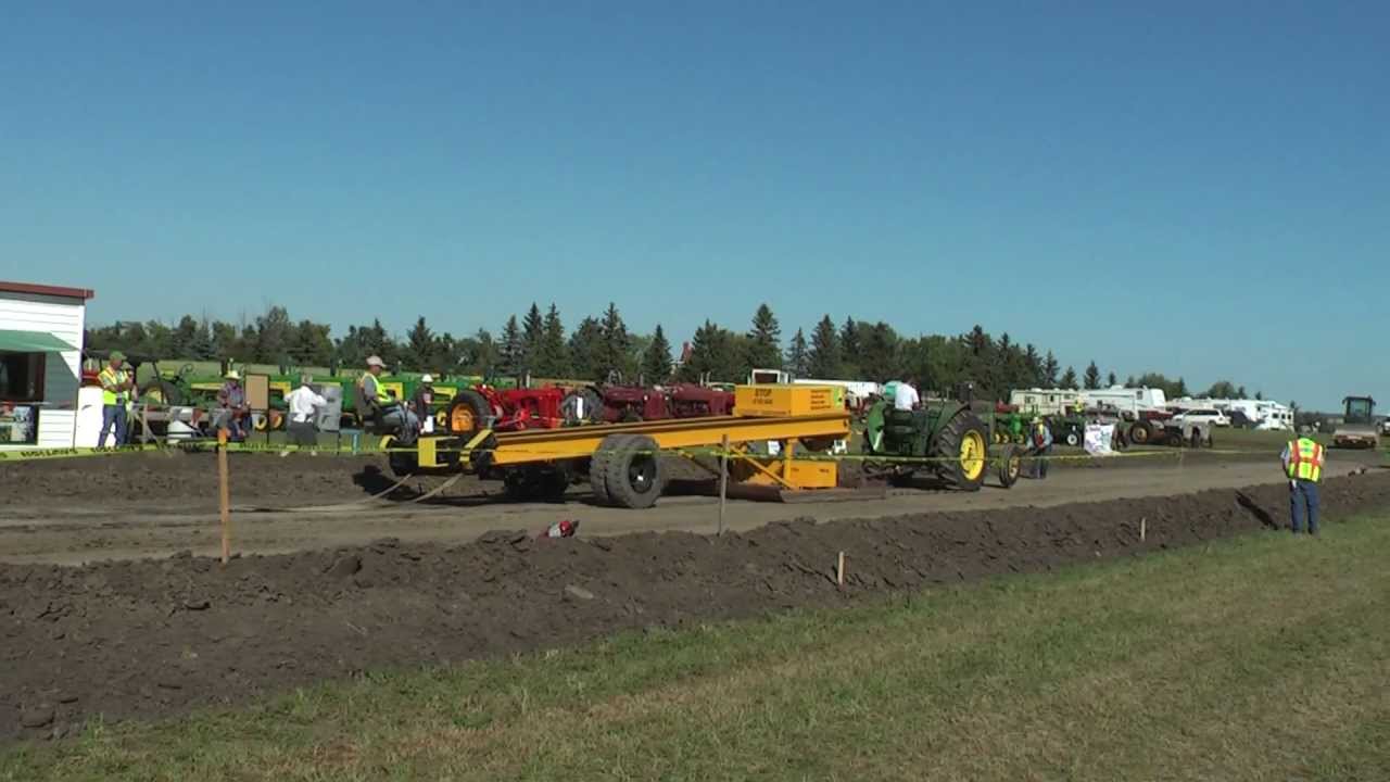 John Deere 830 torque monster, the ultimate two cylinder tractor pull