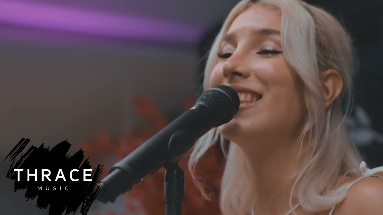 Brianna - Lost in Istanbul, Shadows, All I Need (Acoustic Session)