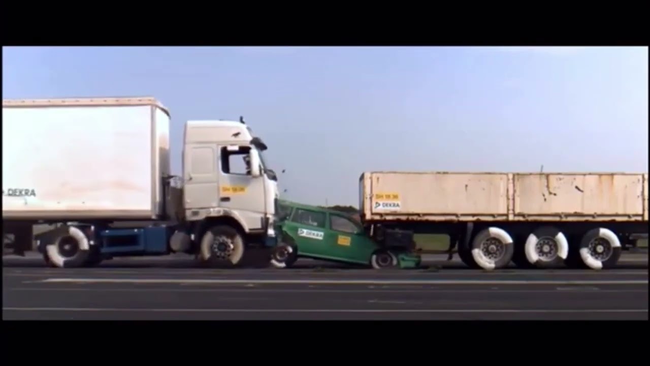 トラック追突事故の瞬間　犠牲者はあなたかも