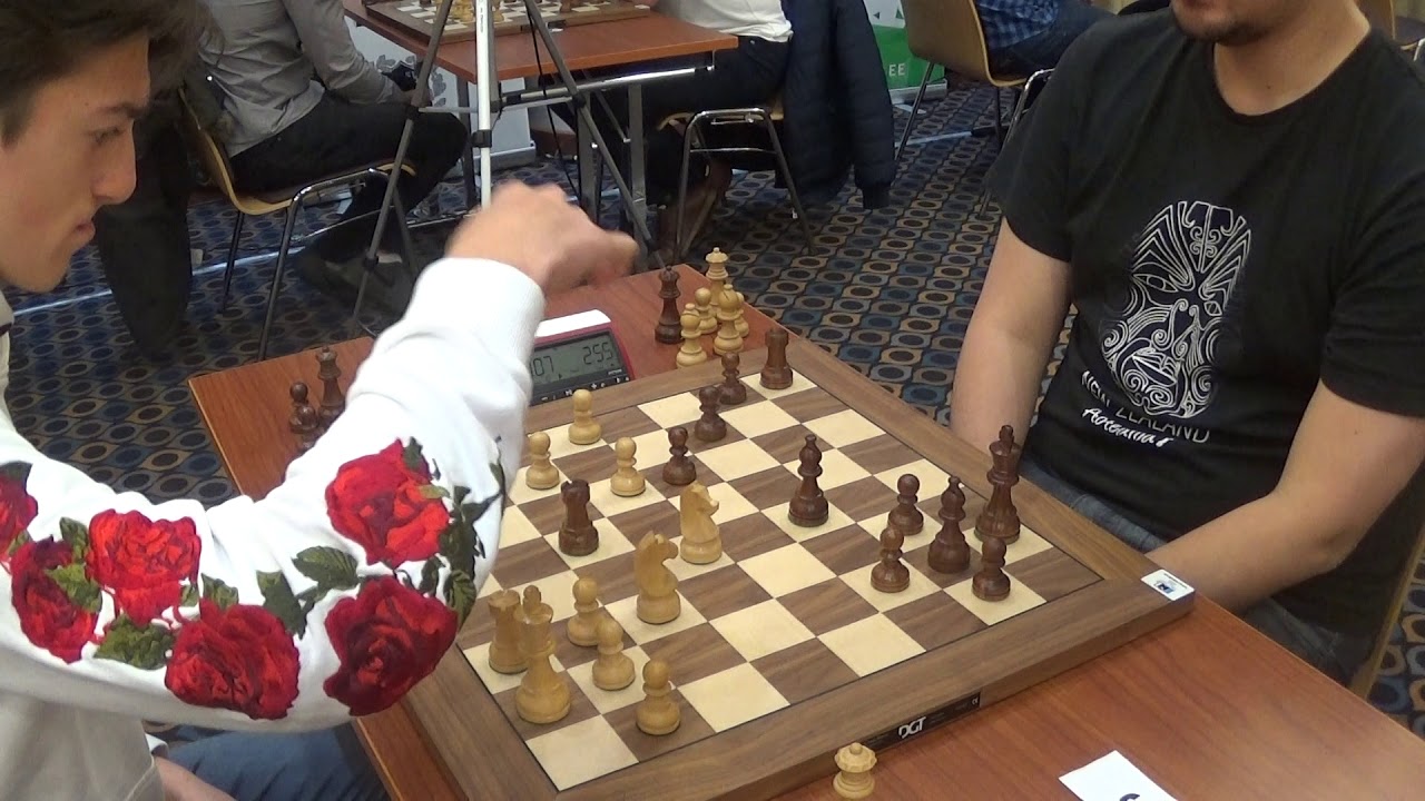 NM Ilja Semjonovs - GM Alexandr Fier, Trompowsky, Blitz chess