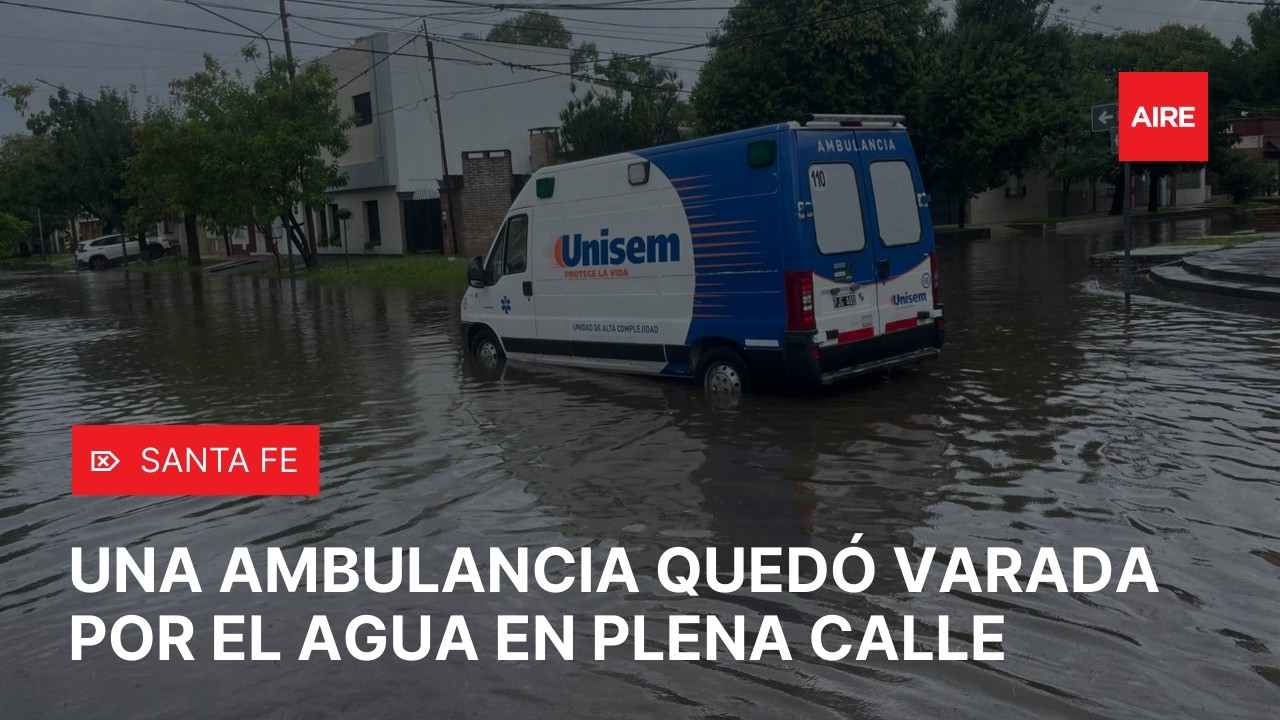 Ambulancia y camión quedaron VARADOS por el AGUA en barrio Candioti Norte de Santa Fe 🌊🚑
