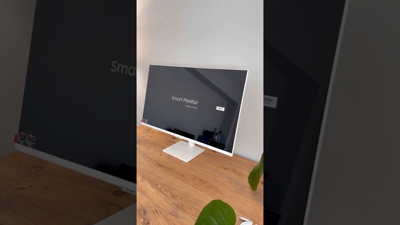 The first piece of my home desk setup is the Samsung Smart Monitor M7 32 inch 🖥️ more coming soon