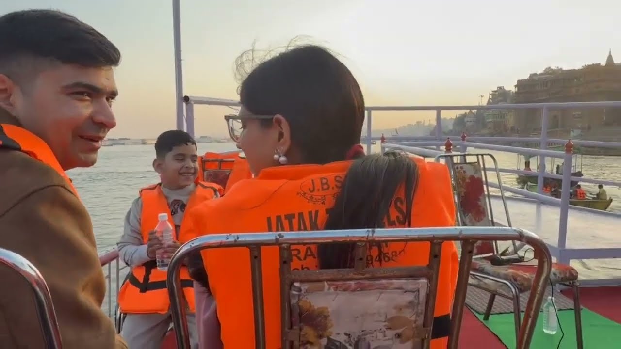 84 घाट, अनंत कहानियाँ और महादेव की शरण
