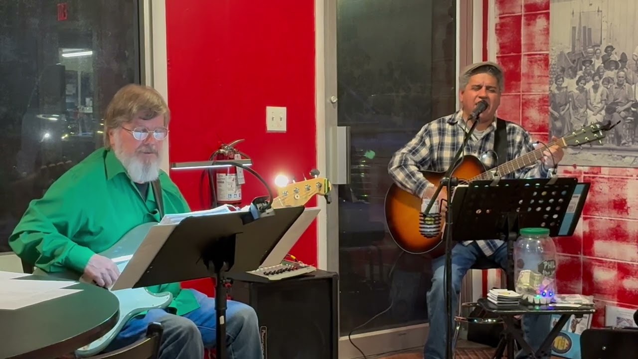 Tom Lovato & Ray Marlar perform at Reeds Spring Pizza Co & Sports Lounge Saturday, January 3, 2026.