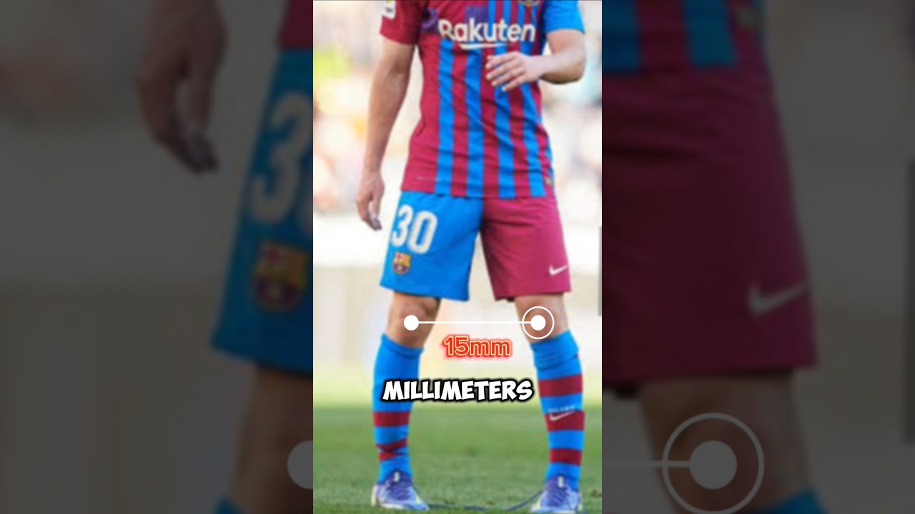 Why knees are cruved ? #footballer #shorts #football #athlete #knee