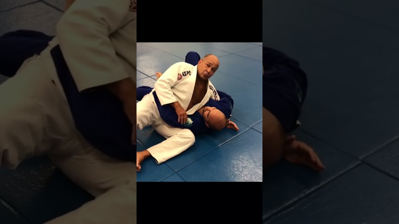 Kesa Gatame by Sergio Penha