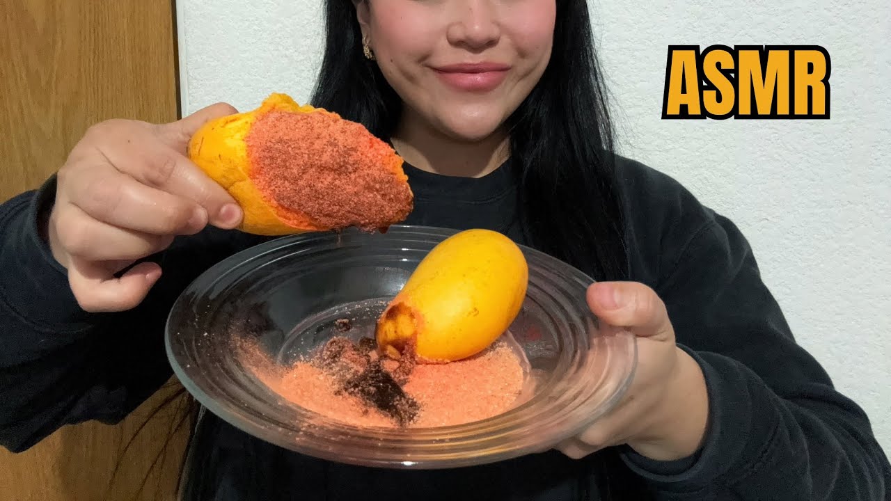 ASMR español comiendo MANGOS JUGOSOS 🥭 con tamarindo y chilito MIGUELITO 😝🤤