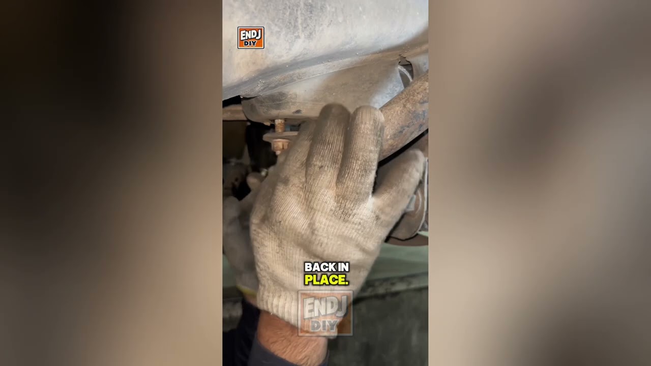 Втулка стабилизатора подвески #suspensionbush #noisycar #endjdiy #carfix #stabiliser