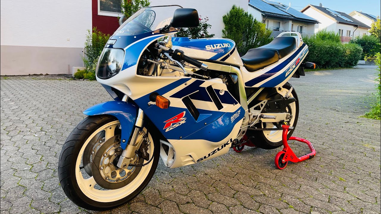 Suzuki GSX-R 750 1991 White Blue