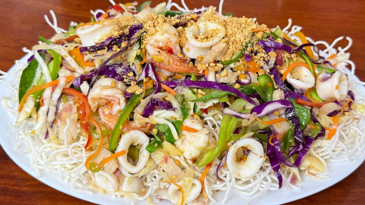 របៀបធ្វើ ញាំនំបញ្ចុកបំពង ឬ ញាំតុការ || How to make Fried Rice Noodle Salad with Rainbow Veggies