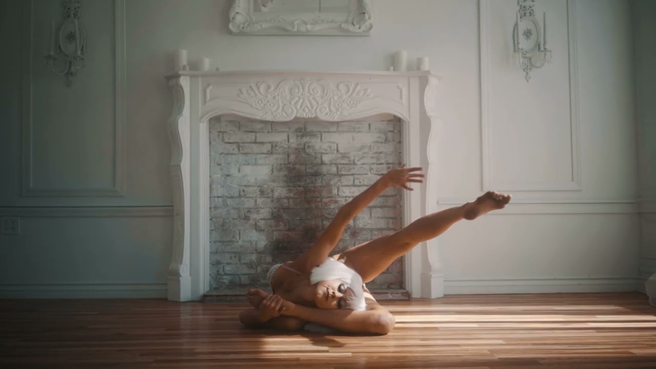 Lyra Star - Chandelier (official music video)